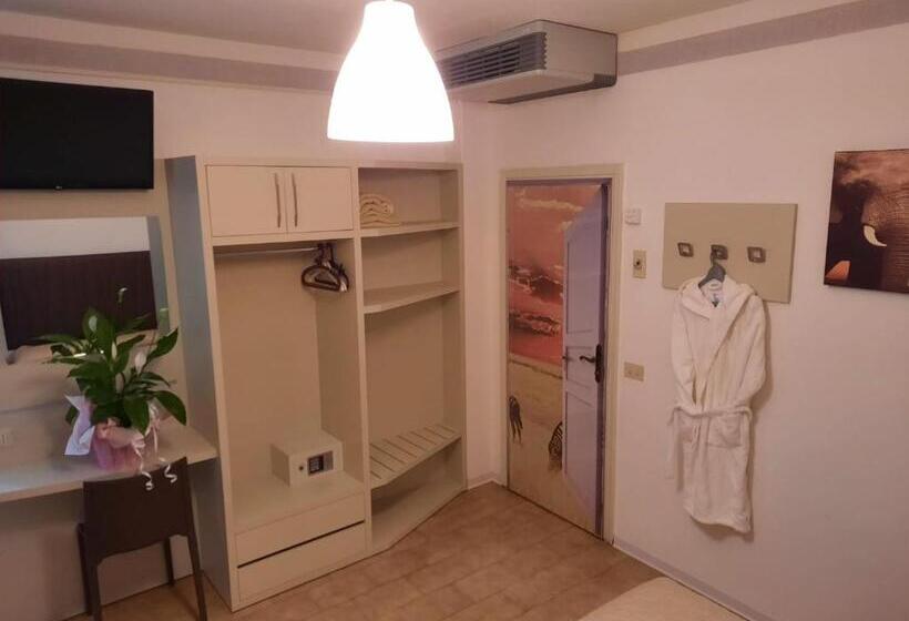 Отель Losanna Cervia