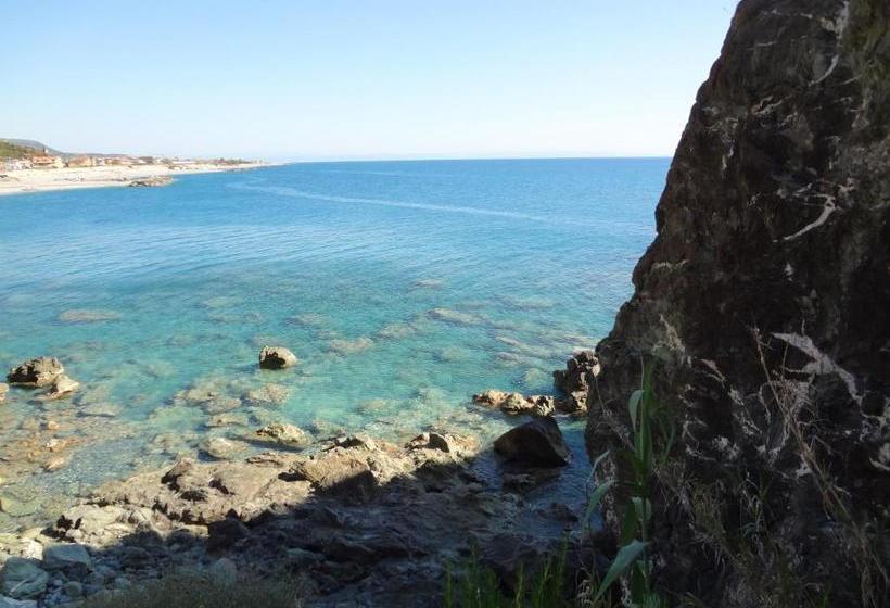 هتل Ristorante La Scogliera