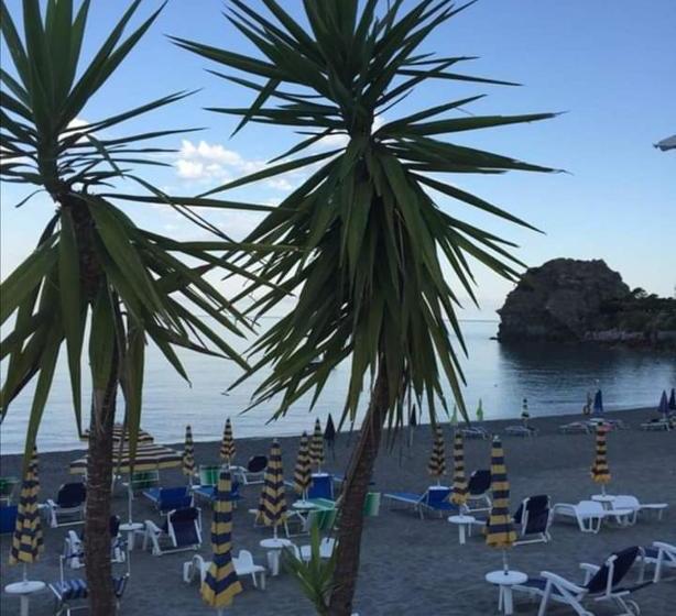 هتل Ristorante La Scogliera