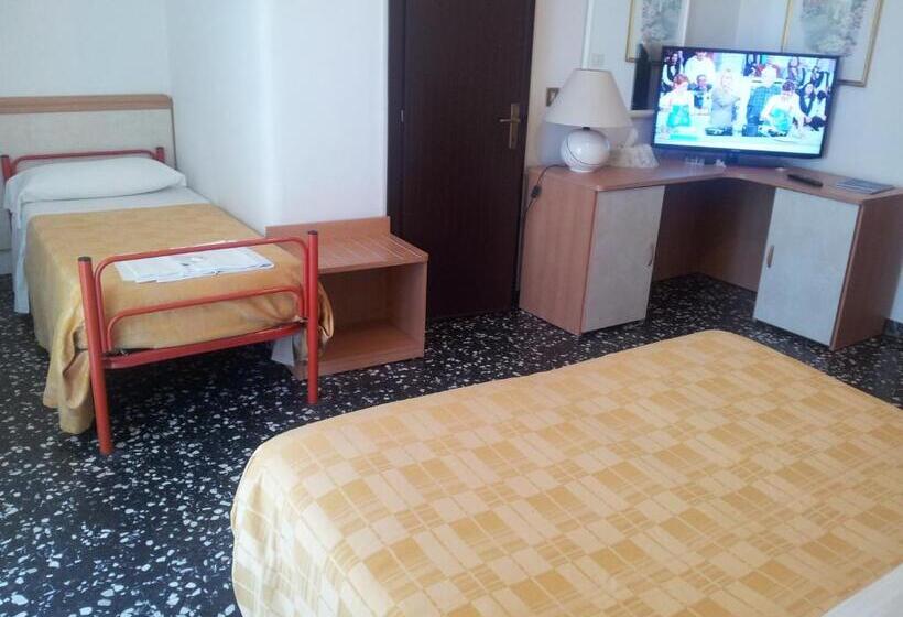 فندق Rosa Meublè