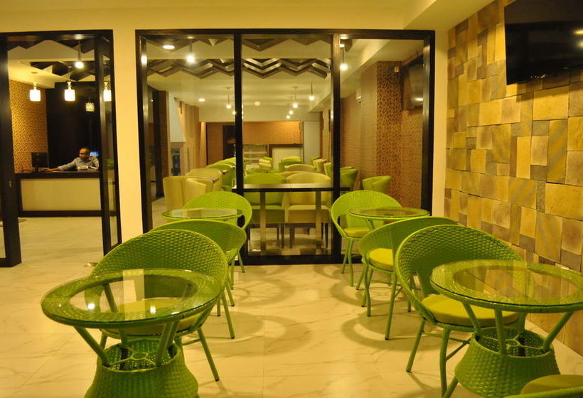 هتل Simry Beachside Maldives