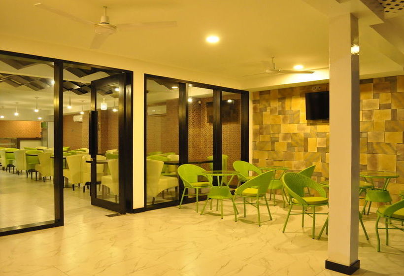 هتل Simry Beachside Maldives