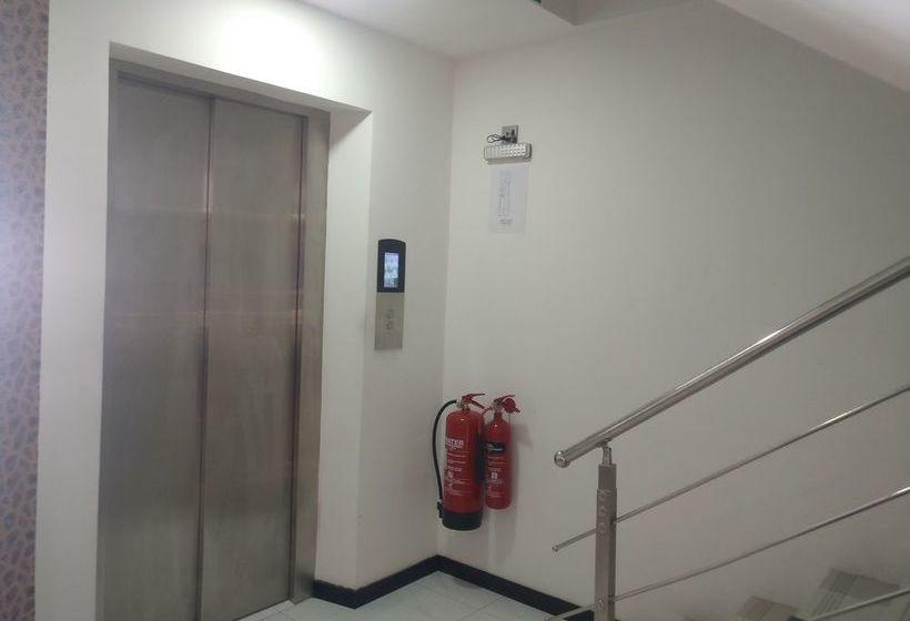 هتل Simry Beachside Maldives