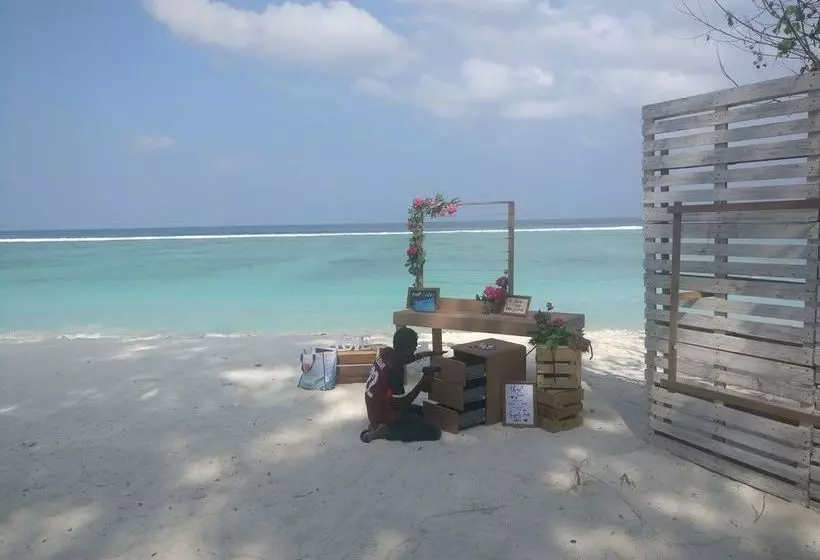 هتل Simry Beachside Maldives