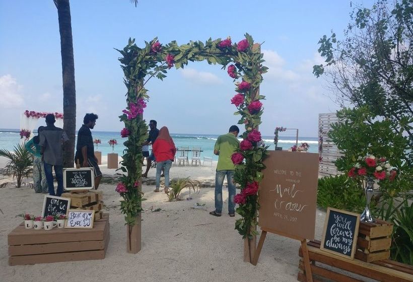 هتل Simry Beachside Maldives