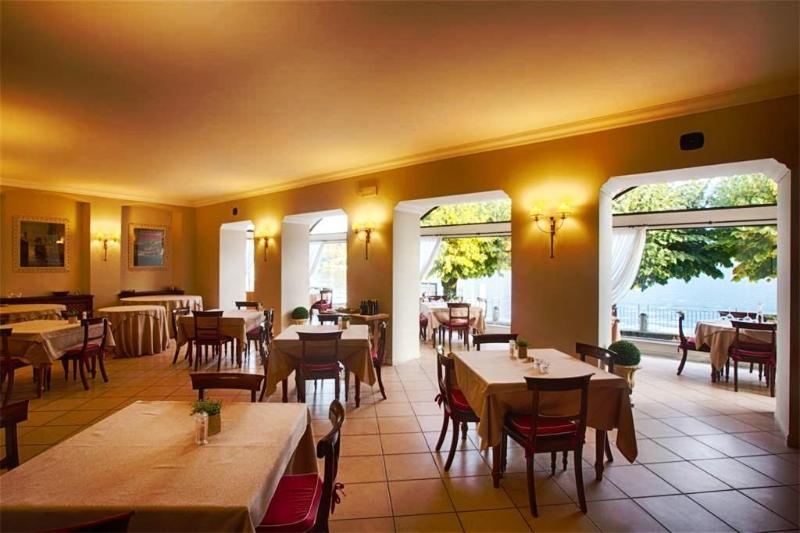 ホテル Taverna Bleu