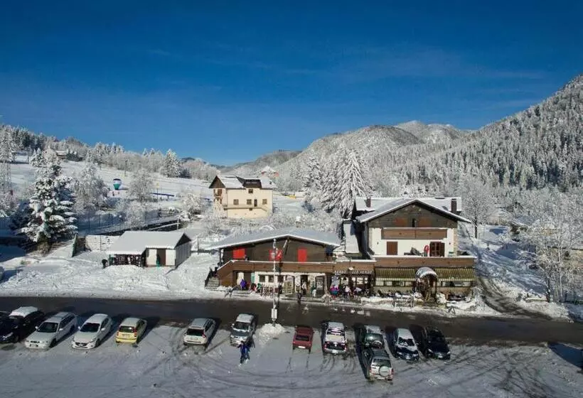 ホテル Valle Verde   Rent Ski & Bike
