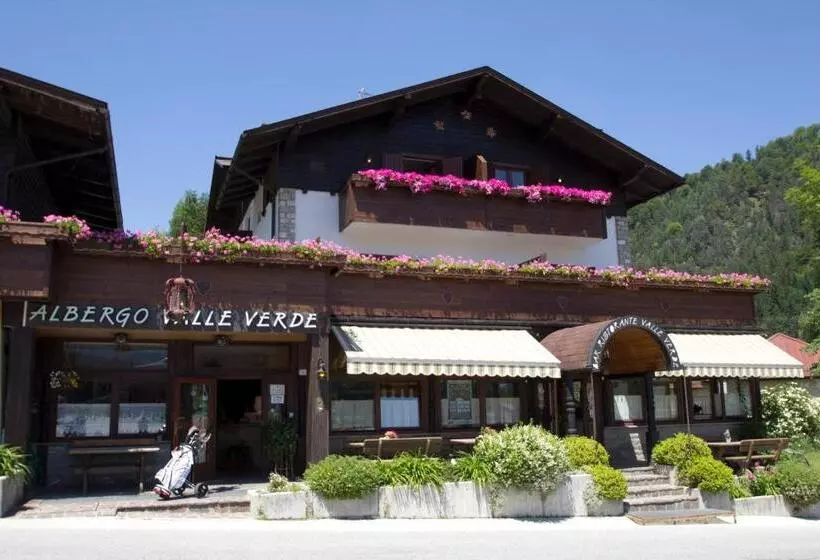 ホテル Valle Verde   Rent Ski & Bike