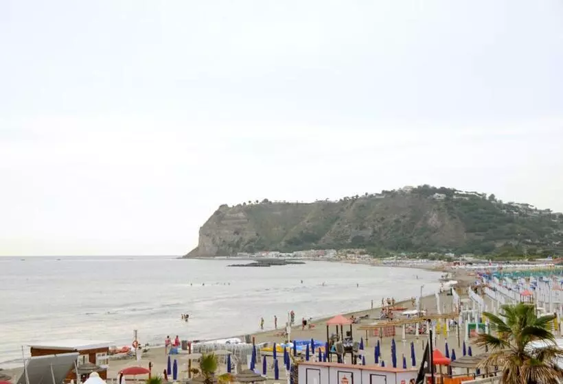 هتل Villa Del Mare
