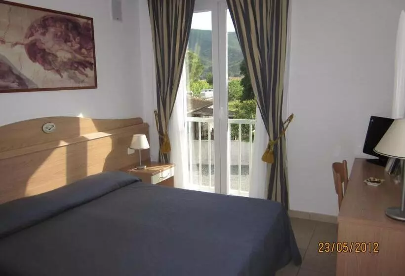 هتل Villa Smeraldo