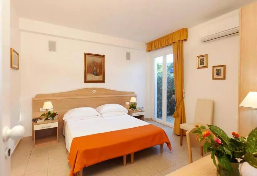 هتل Villa Smeraldo