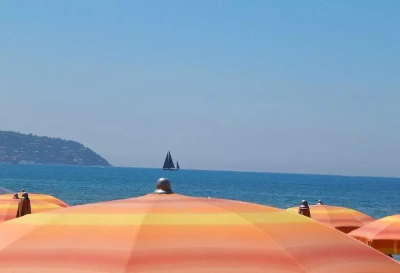 هتل Villa Smeraldo