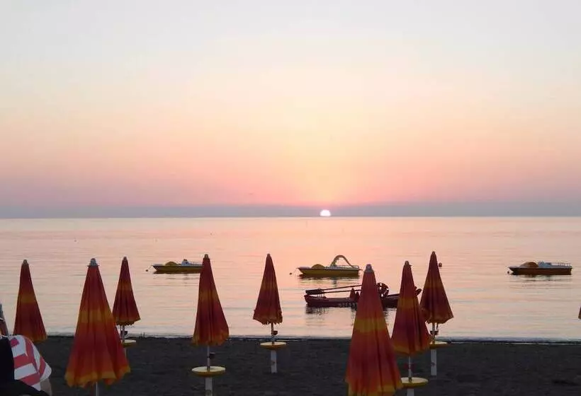 هتل Villa Smeraldo