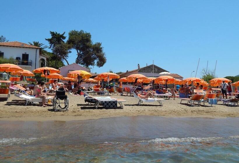 בית מלון כפרי Villa Smeraldo