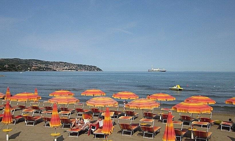 호텔 Villa Smeraldo