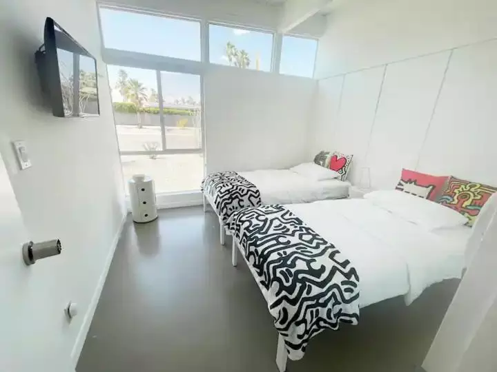 تختخواب و صبحانه Super Cute Room In Architectural Home