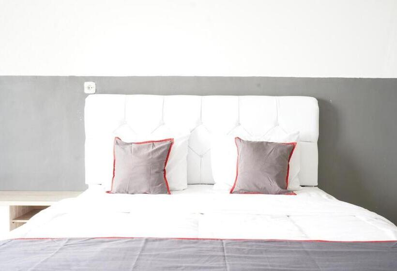 Hotel Collection O 93732 Villa Opung