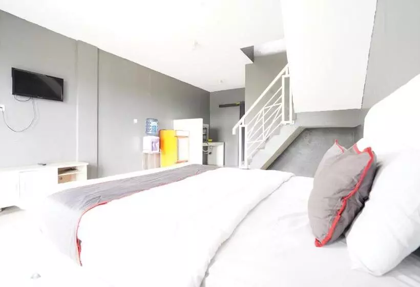 Hotelli Collection O 93732 Villa Opung