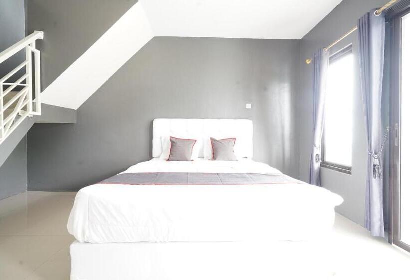 Hotel Collection O 93732 Villa Opung