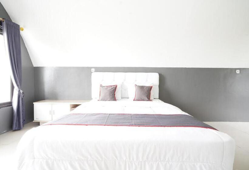 Hotel Collection O 93732 Villa Opung