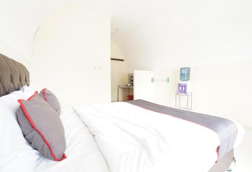 Hotel Collection O 93732 Villa Opung