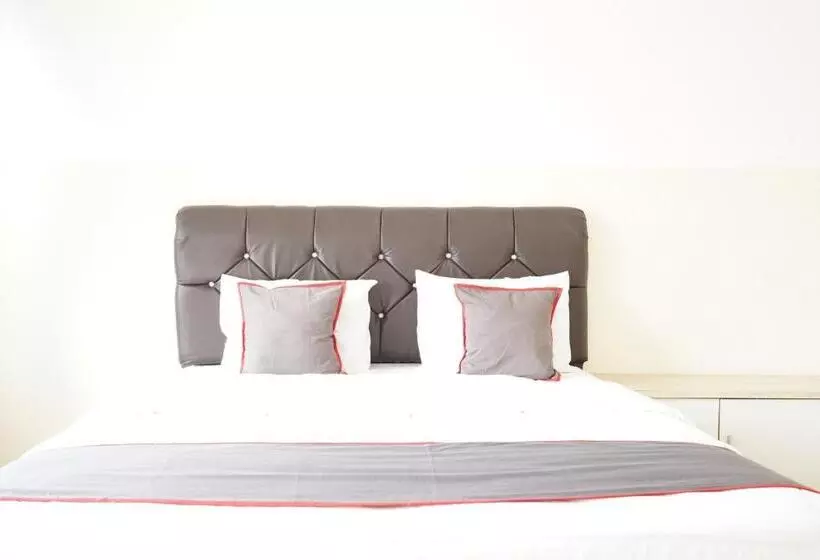 Hotelli Collection O 93732 Villa Opung