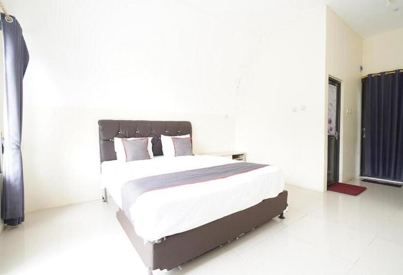 Hotel Collection O 93732 Villa Opung