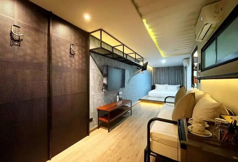 Hotelli Nights In A Box