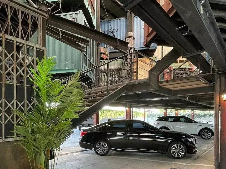 Hotelli Nights In A Box