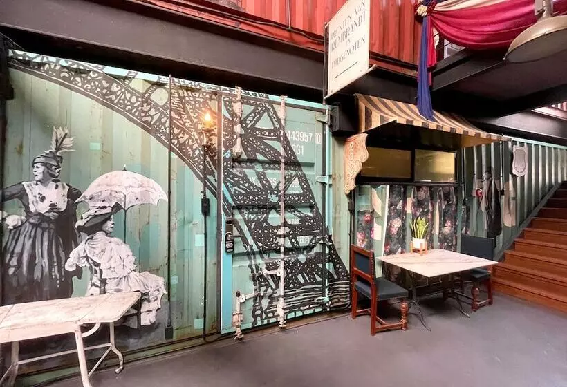 Hotelli Nights In A Box