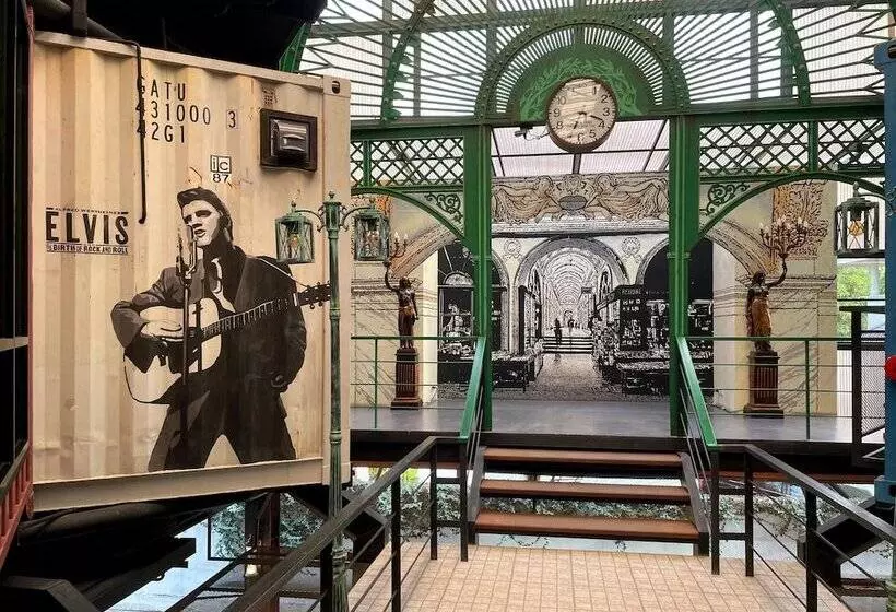 Hotelli Nights In A Box