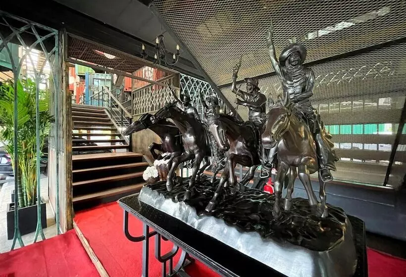 Hotelli Nights In A Box