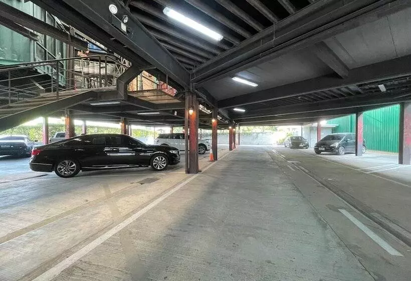 Hotelli Nights In A Box