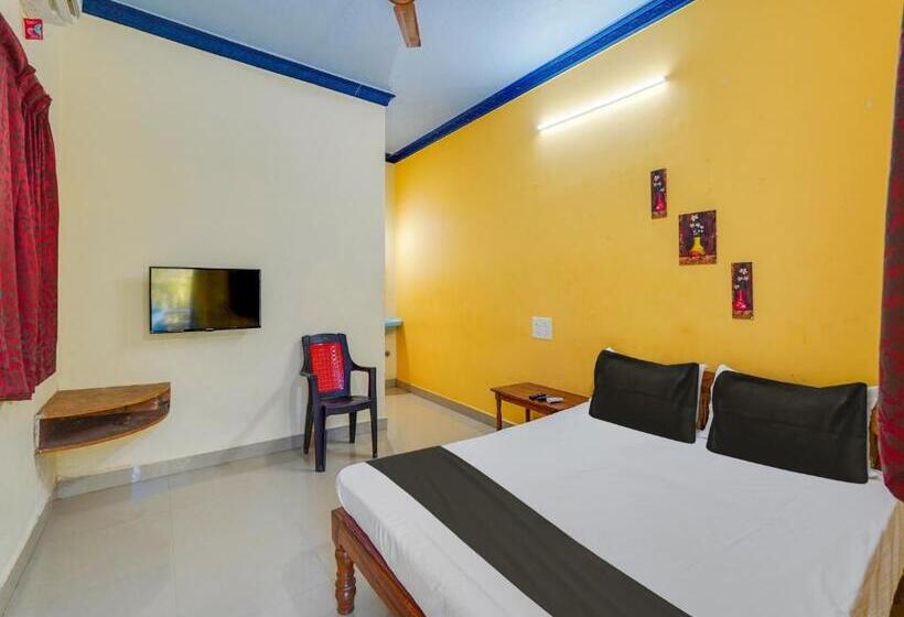 בית מלון כפרי Oyo Raghul Residency