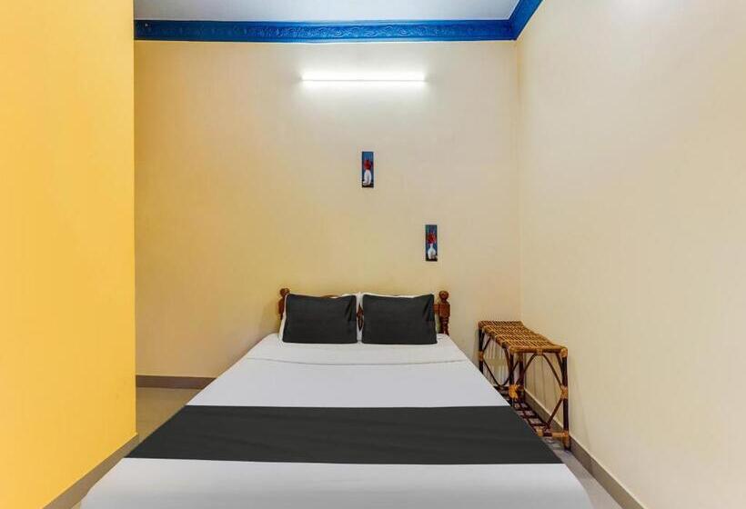 בית מלון כפרי Oyo Raghul Residency