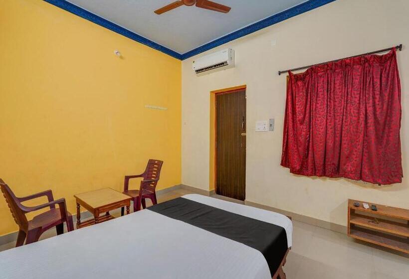 בית מלון כפרי Oyo Raghul Residency