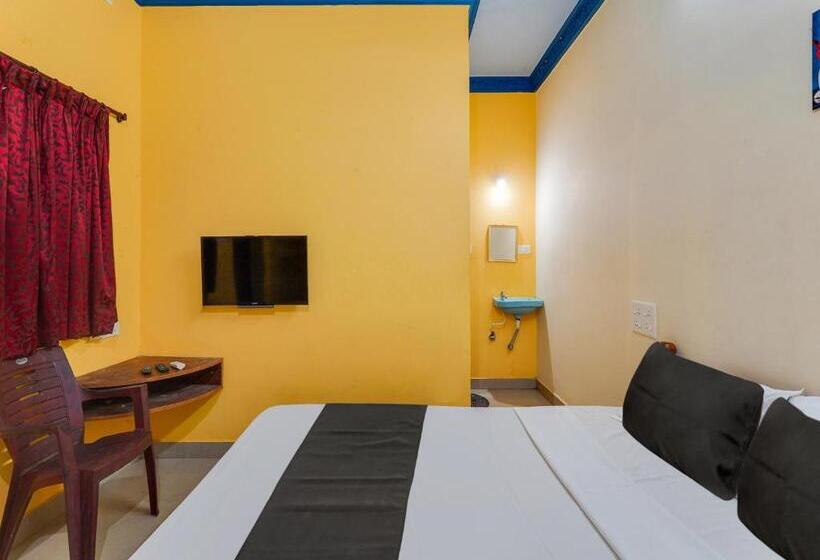 בית מלון כפרי Oyo Raghul Residency