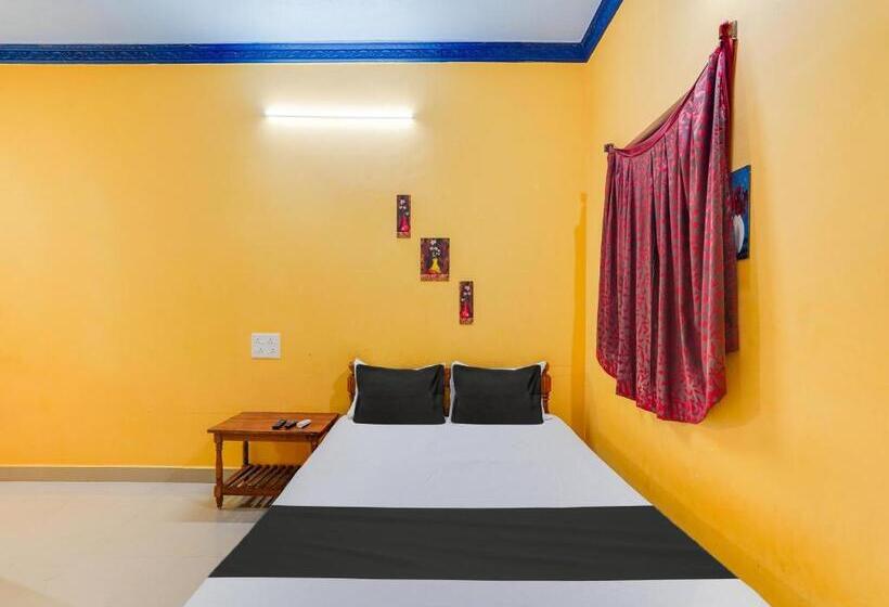 בית מלון כפרי Oyo Raghul Residency