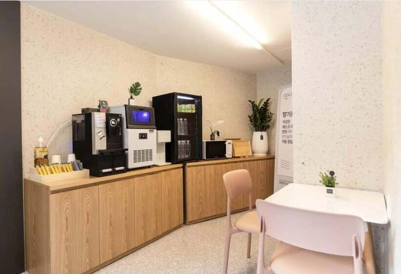 No 25 Hotel Dongam Branch