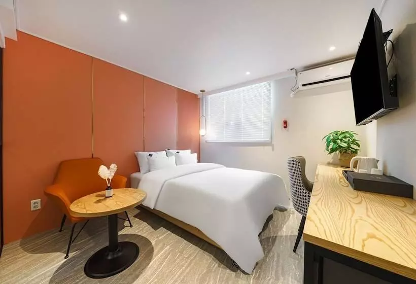 No 25 Hotel Dongam Branch