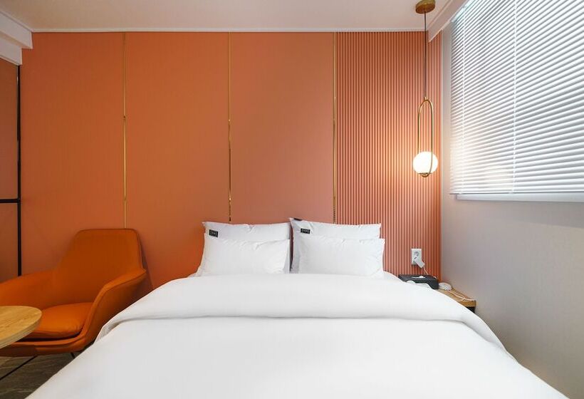 No 25 Hotel Dongam Branch