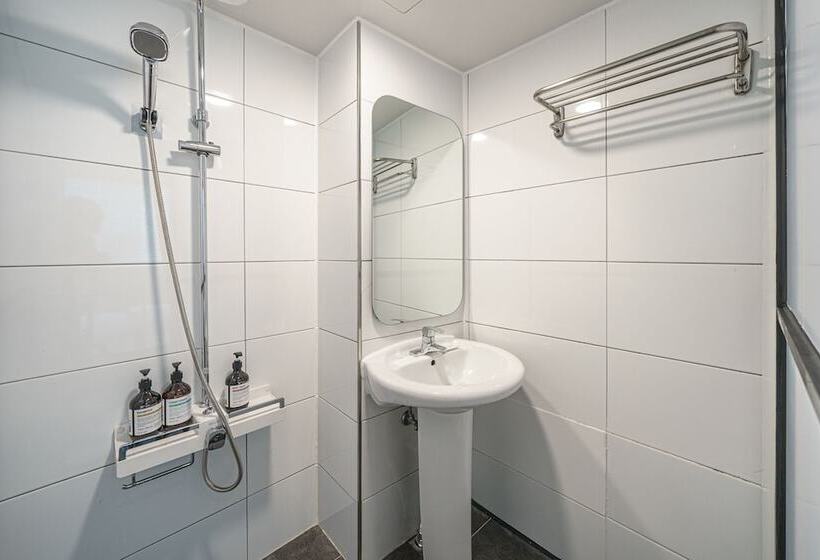 No 25 Hotel Dongam Branch