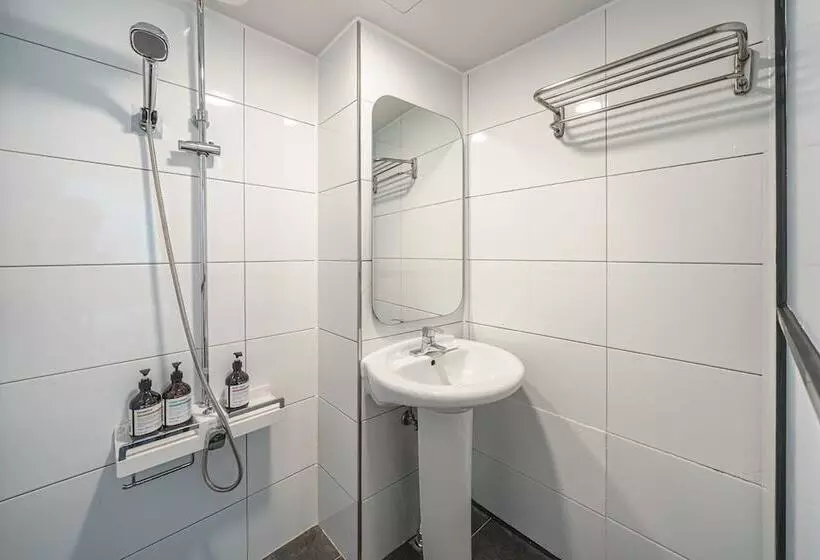 No 25 Hotel Dongam Branch