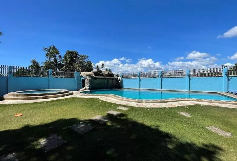 Argao Seabreeze Hotel Powered By Cocotel