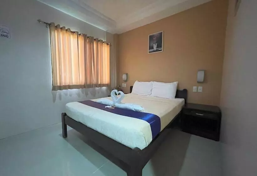 Argao Seabreeze Hotel Powered By Cocotel