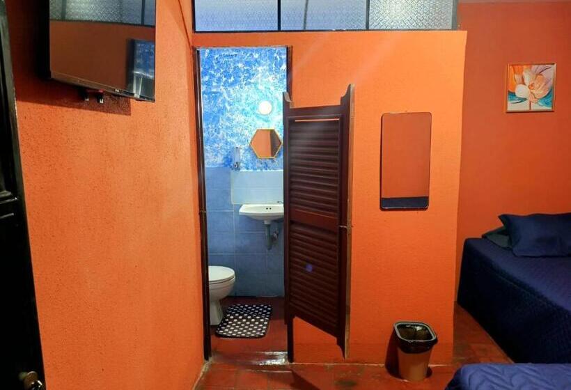 هتل Cristales De Antigua La Calzada