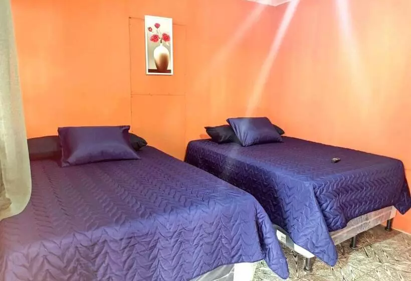 هتل Cristales De Antigua La Calzada