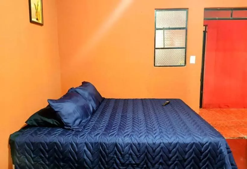 هتل Cristales De Antigua La Calzada