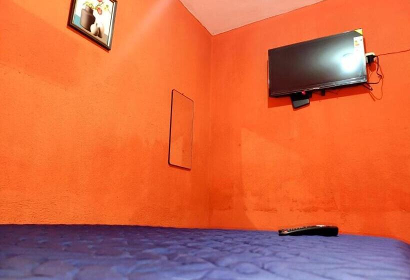 هتل Cristales De Antigua La Calzada