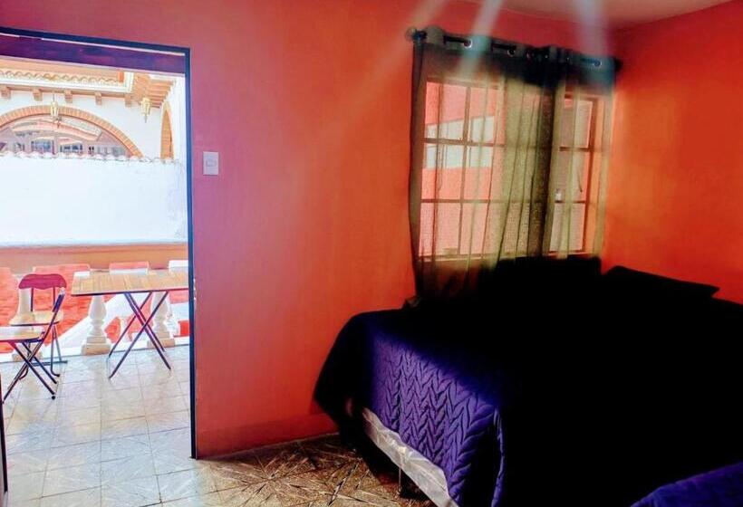 هتل Cristales De Antigua La Calzada